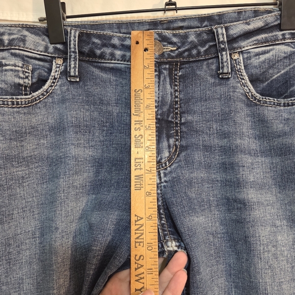 Silver Jeans Suki Size 18 Mid Rise Straight Leg Slightly Distressed - Picture 11 of 13